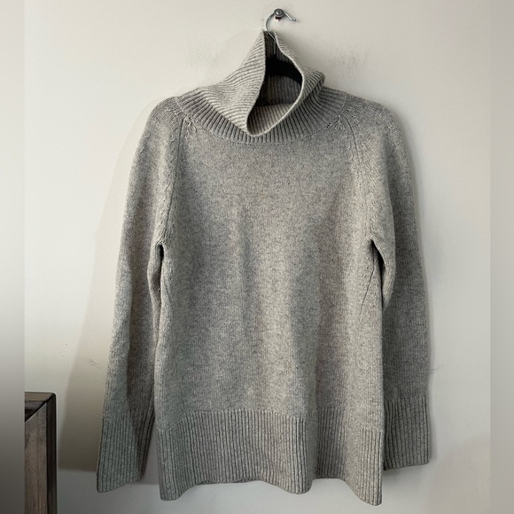 Babaton Aritzia Wool & Cashmere Turtleneck Sweater - Picture 2 of 10